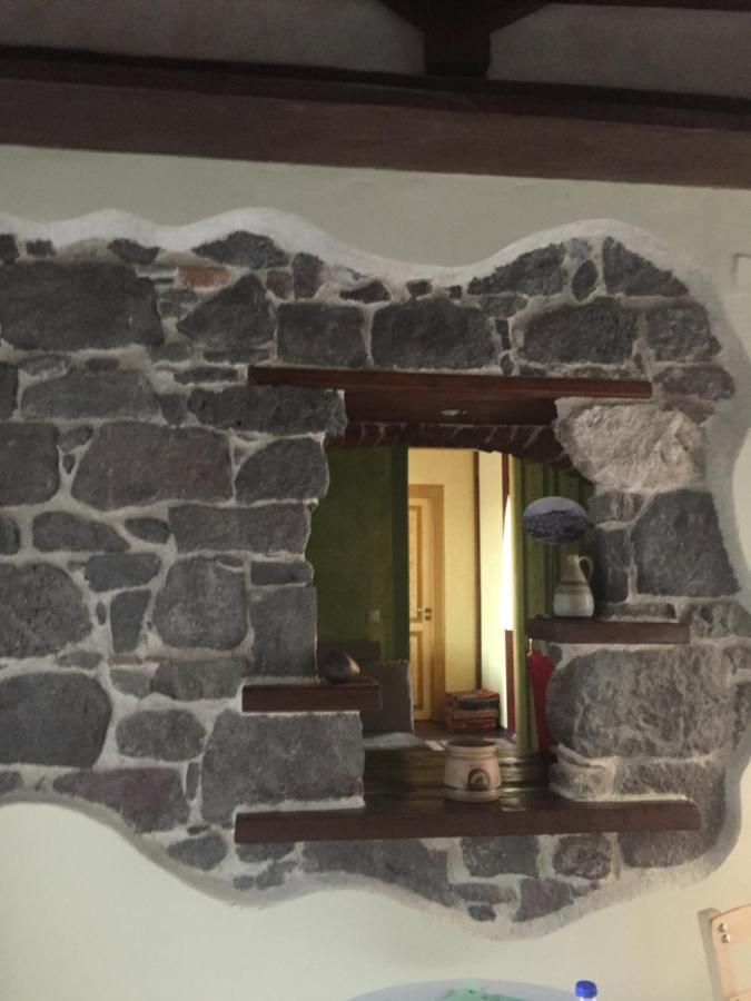 Апартаменты Molyvos Boutique House Митимна Экстерьер фото