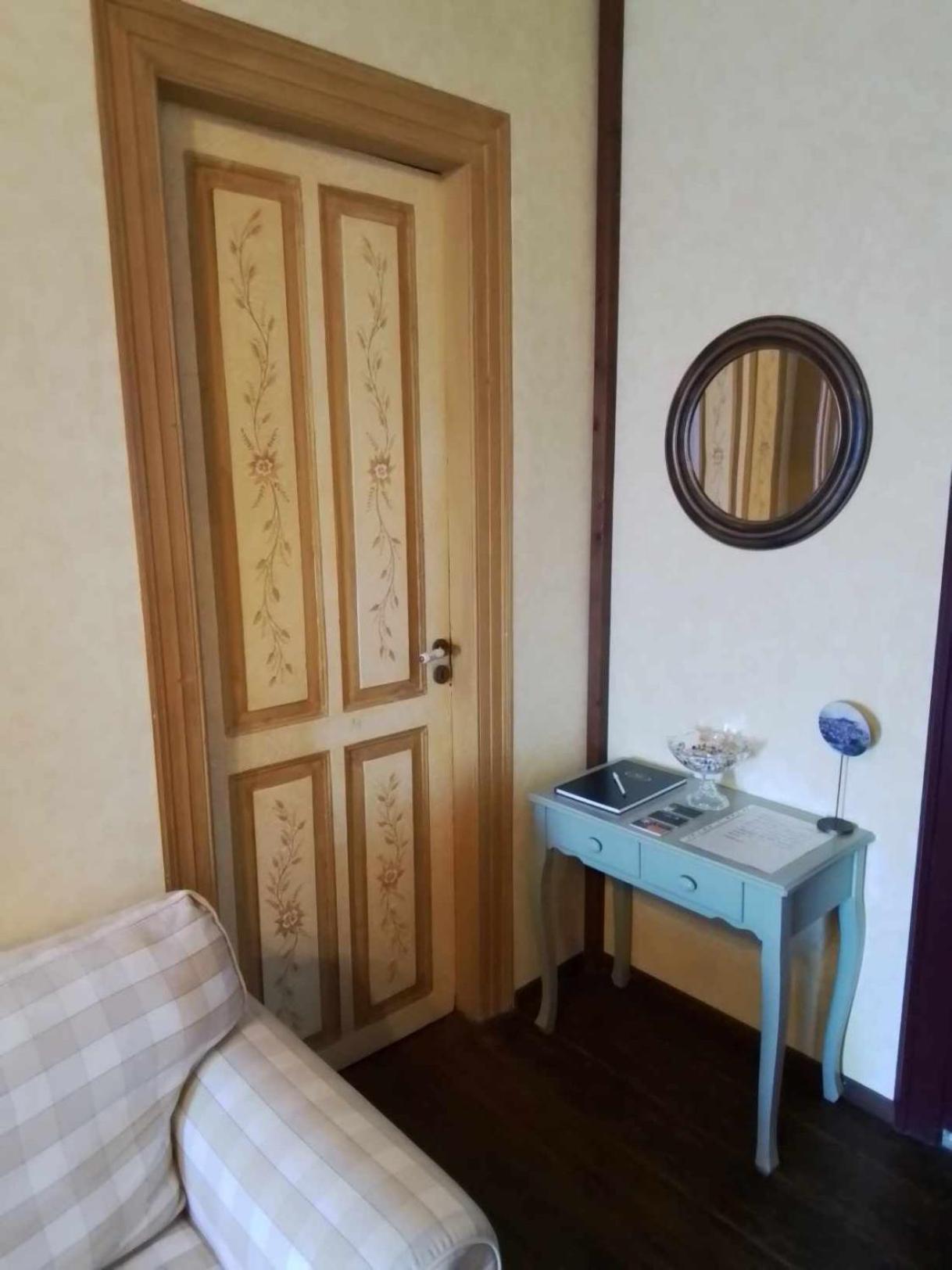 Апартаменты Molyvos Boutique House Митимна Экстерьер фото